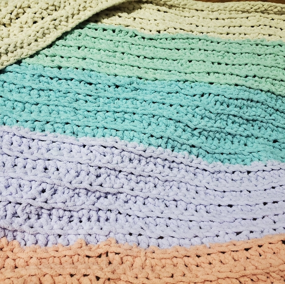 THE HAPPY RAINBOW SPARKLEE BLANKIE - Picture 2 of 3